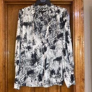 Banana Republic long sleeve blouse
